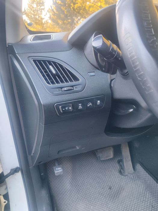 Продам хундай Туксон 2011 года