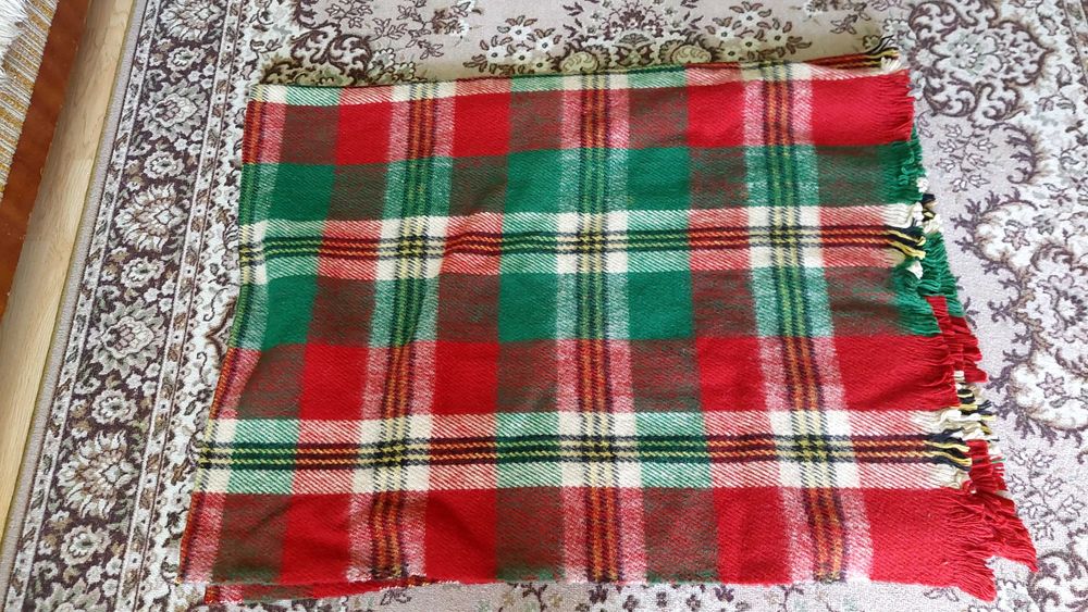 Родопски одеяла 6 броя.  35 лева за брой.