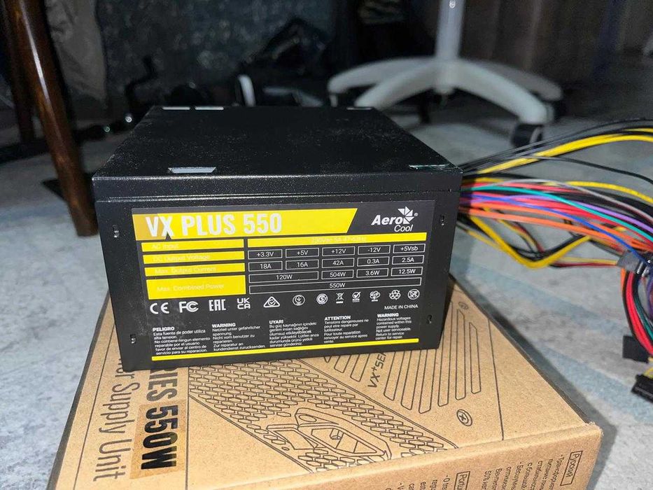 Продам блок питания Aerocool