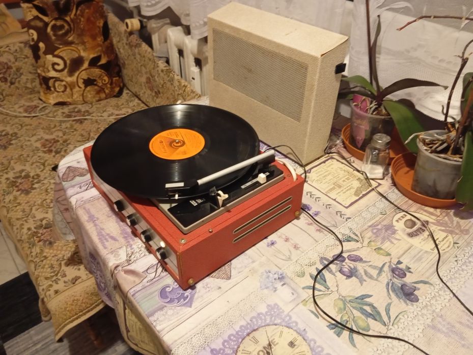 Ретро лампов грамофон Dual P410V от 1966г.