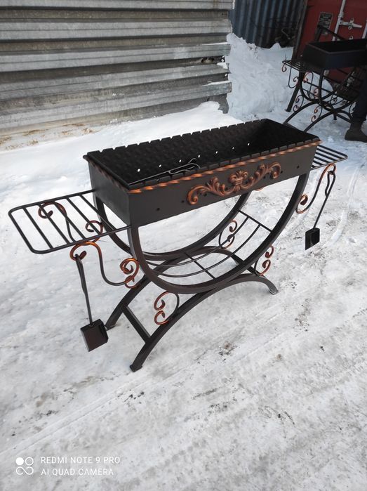 Продам мангал с ковкой