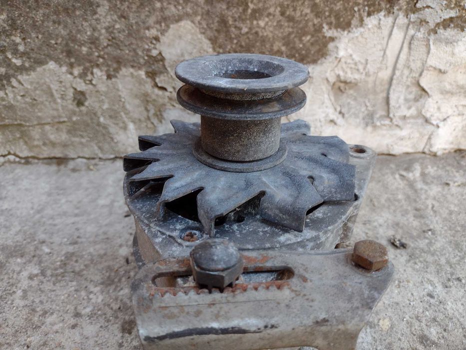 Алтернатор BMW E36 E30 318 бензин