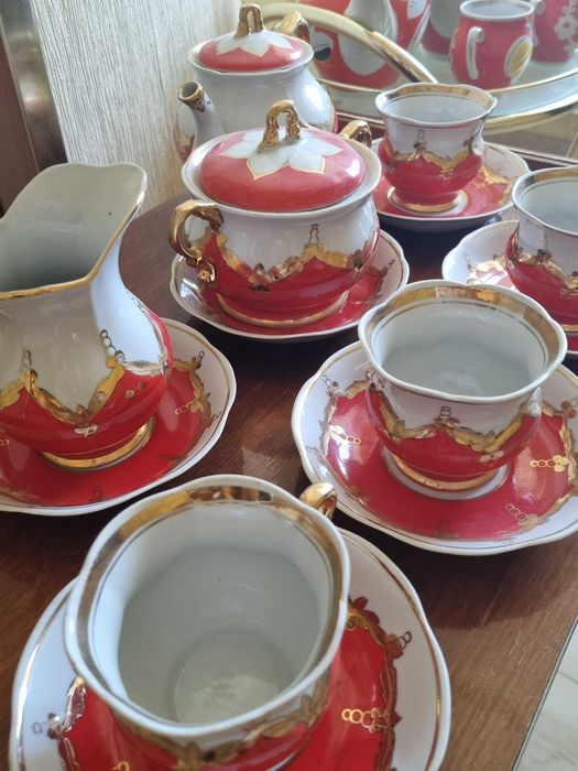 Сервиз "Красные бутоны" раритет