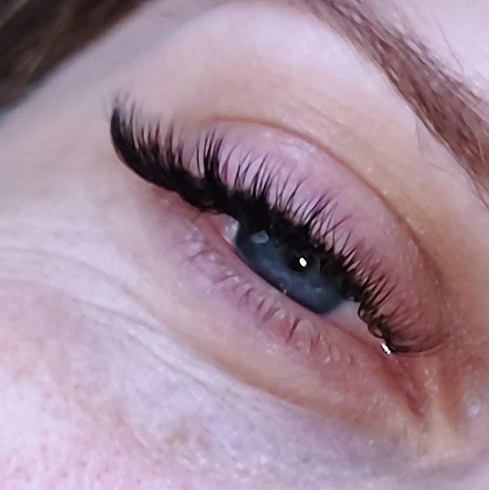 Успей на идеальные ресницы к праздникам )