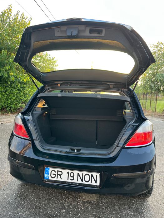Masina Opel Astra H