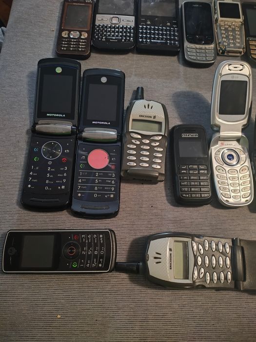 Lot de telefoane de piese  buc ( toate funcționale)