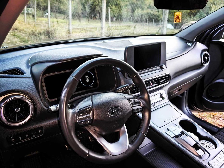 Продавам Hyundai Kona 64 KW 2022