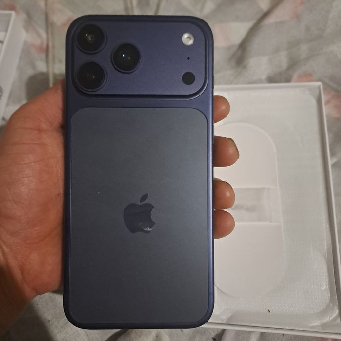 Iphone 17pro max 100