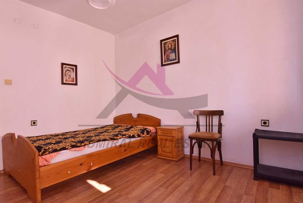 Дава се под наем Двустаен апартамент в Варна, Колхозен пазар - 65 кв.м за 475 € - Снимка #2