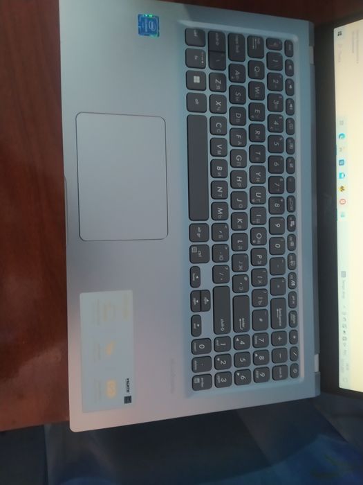 Продаю Ноутбук фирмы ASUS  состояние отличное  цена договоримся
