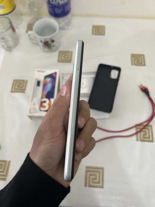 Samsung телефон сатылады