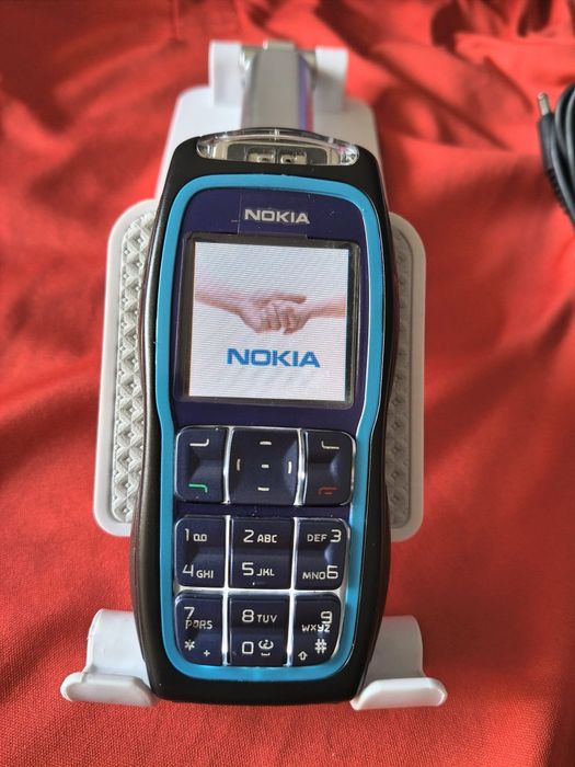 Nokia  3220 albastru  + charger ( decodat, limba română)