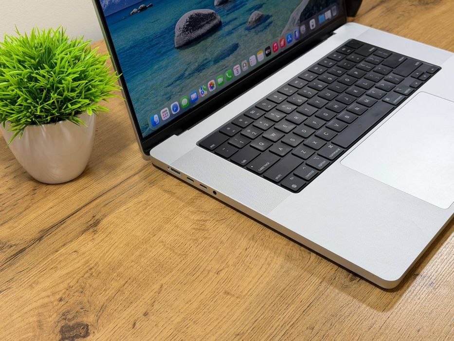 Срочно ! Macbook pro 16 m1 PRO 2025
