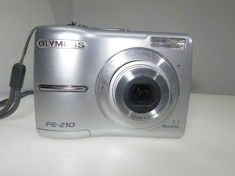 Olympus FE-210 компактен цифров фотоапарат дигитална камера 1gb xd