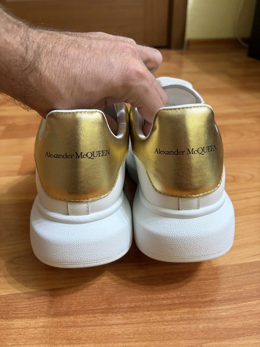 Alexander McQueen 43