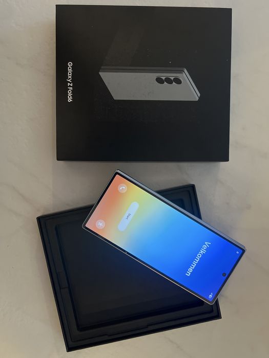 Samsung Fold 6 256 gb / pata neagra pe ecran