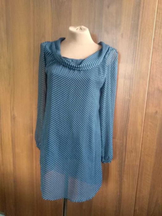 Разгружаю гардероб. Платья