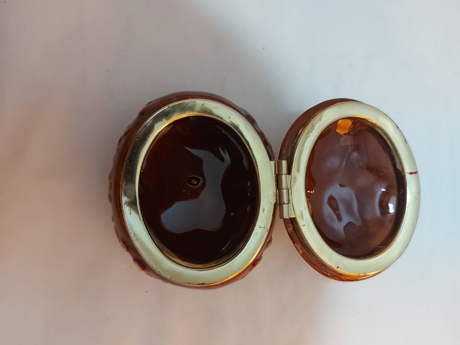 Шкатулка маленькая.