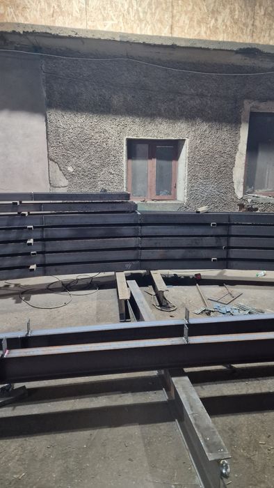 Confecționez o gamă largă de structuri metalice