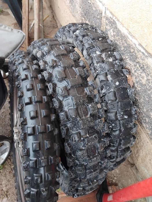 Кросови гуми за мотор