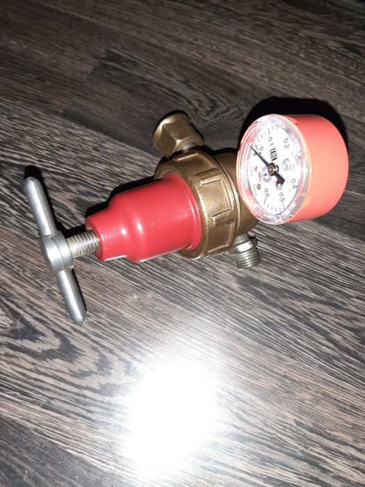 Продам  редуктор