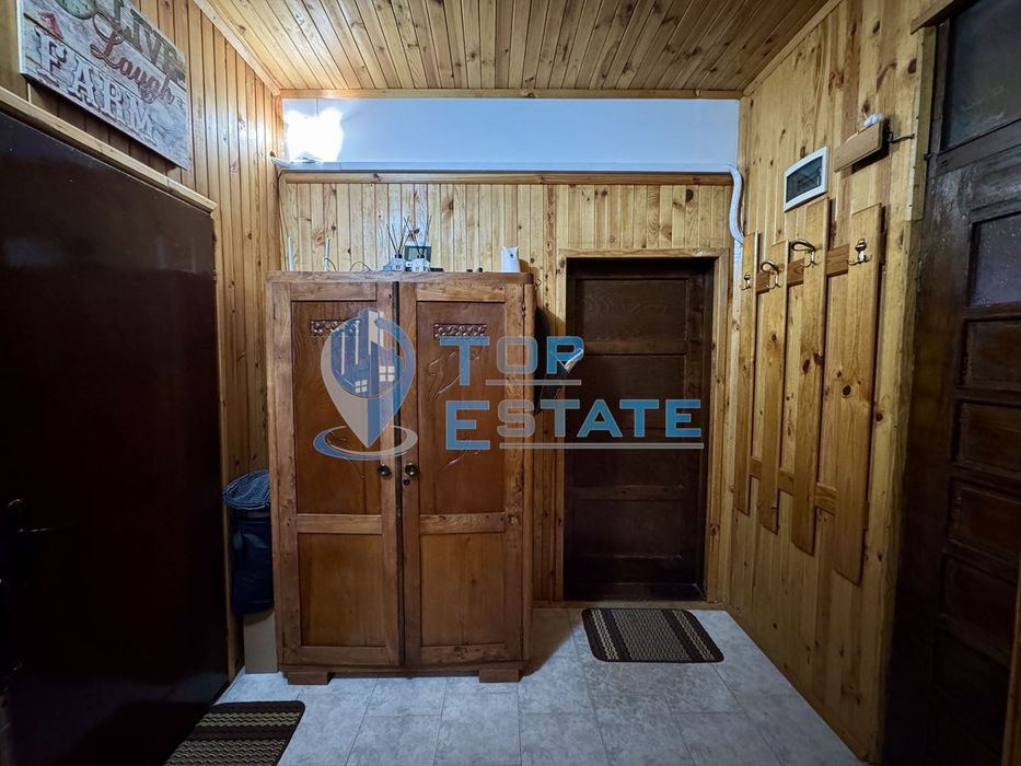 Обзаведена къща със сауна и джакузи в град Елена, област Велико Търно