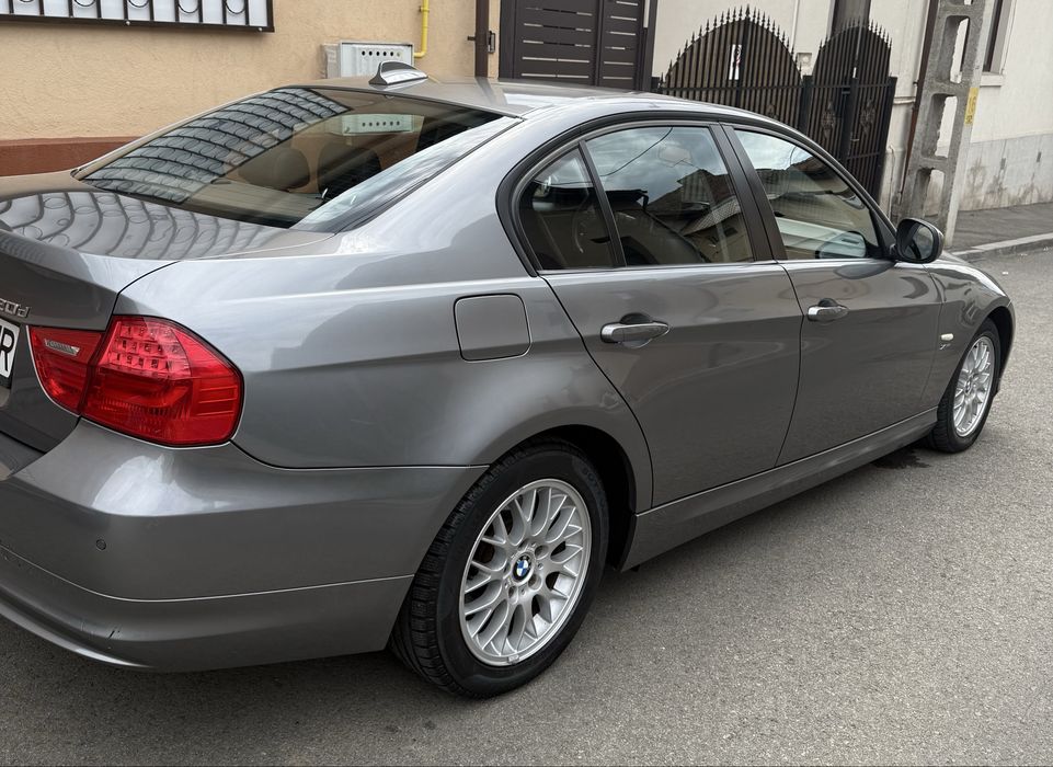 BMW 320d xDrive 4x4 | 2010 | 177 CP AUTOMATĂ