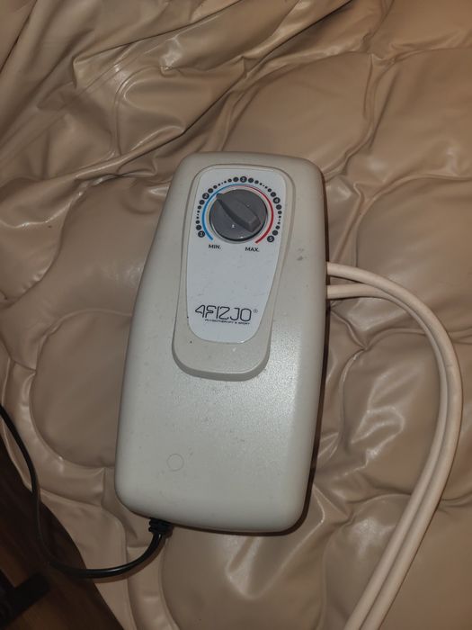 Vând saltea antiescare gonflabila