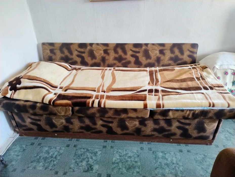 Подарявам мебели