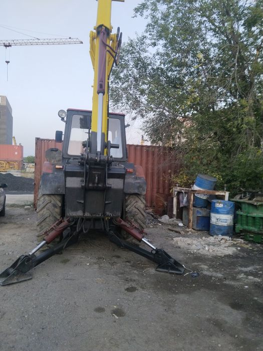 Продаю трактор экскаватор ЮМЗ