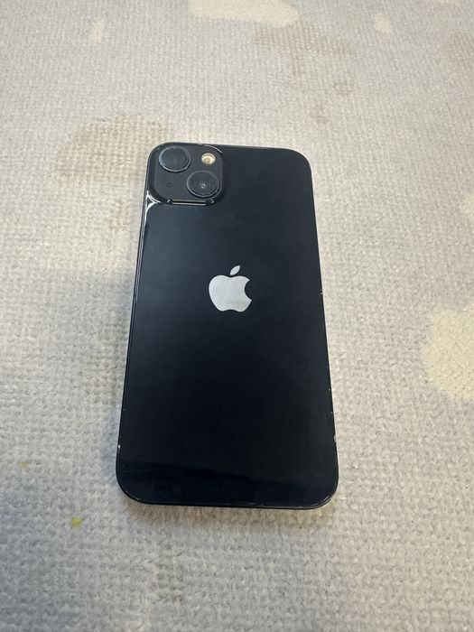 Продам айфон 13