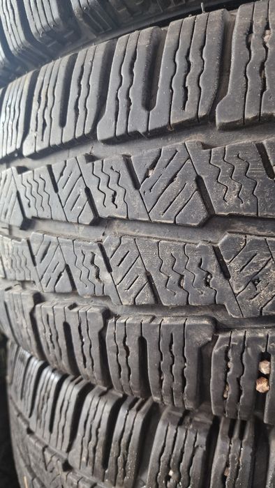 215 65 16 C Michelin 4  anvelope iarna