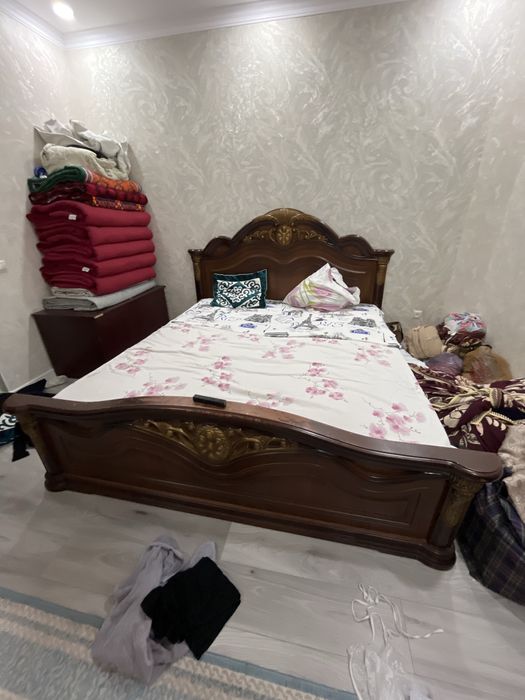 Екі адамдық үлкен кровать сатылады