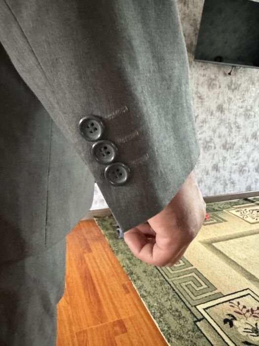 Костюм мужской серый