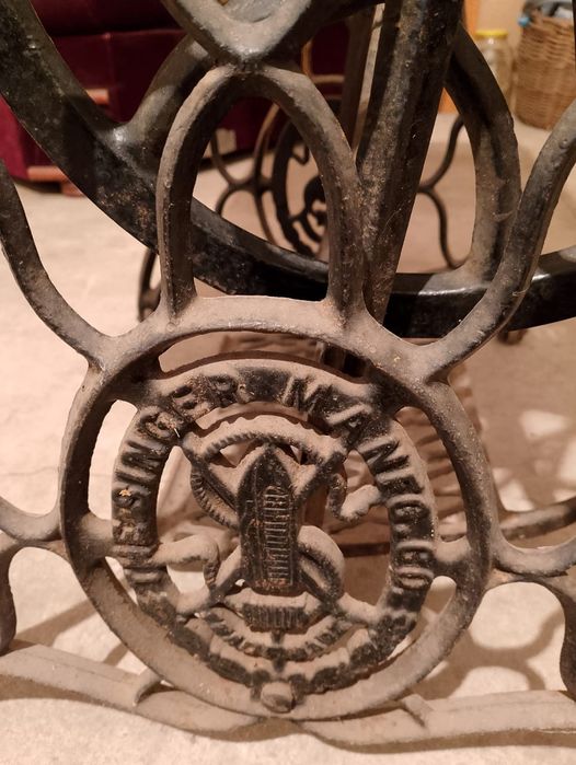 Продам швейную машину