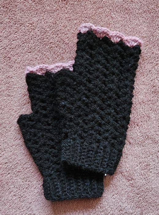 Ръкавици, плетени на една кука
