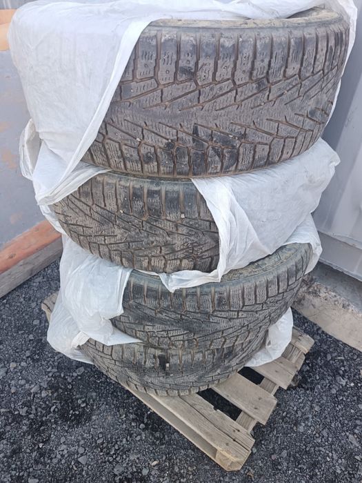 Nokian 275/60/20