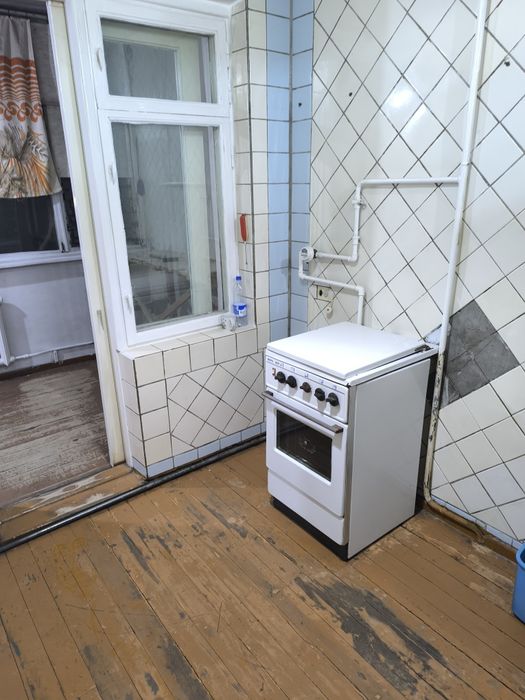 Алмазарский район Мед городок 3 х ком 4/4 не торец балкон 2 на 6