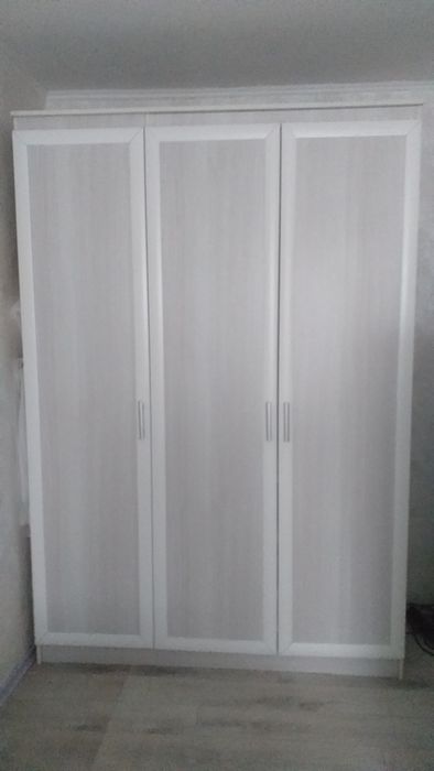 Продам два шкафа для одежды