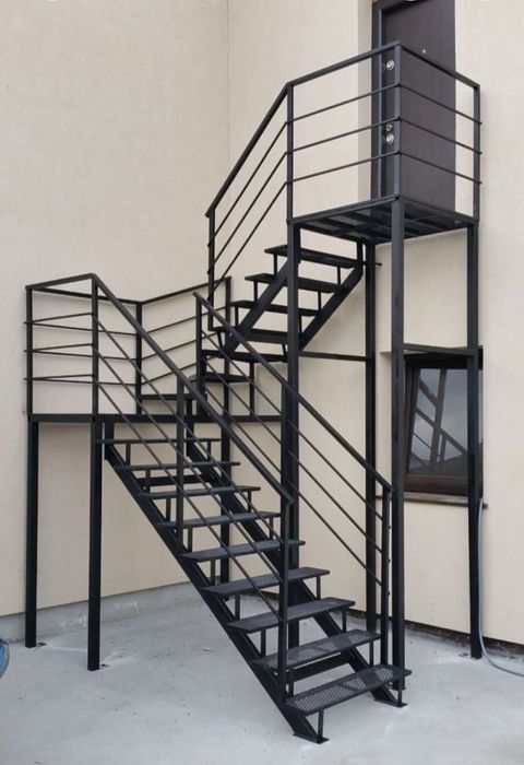 Scari de exterior galvanizate industriale
