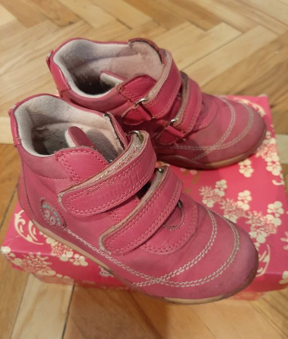Детская обувь на девочку