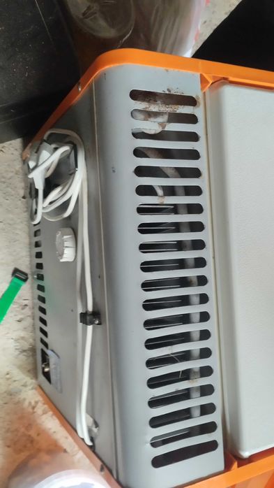 Хладилник на газ и 220v