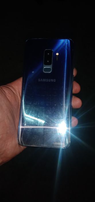 Самсунг с9+ в хорошем состоянии