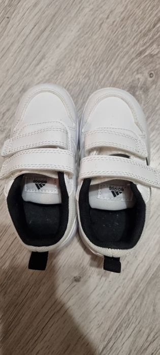 Детски обувки маратонки Adidas за момче