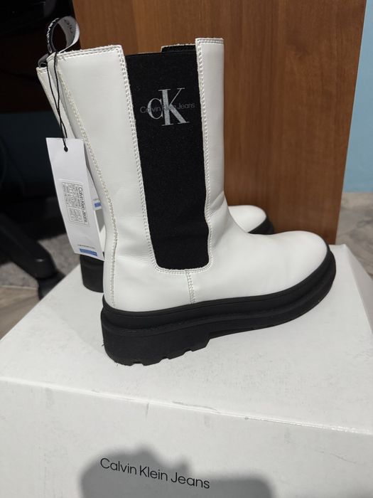 Оригинални ботуши на calvin klein jeans чисто нови с етикет и кутия