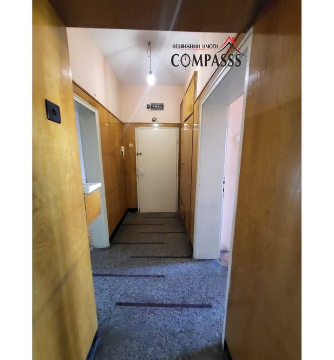 Продава се Тристаен апартамент в Добрич, Център - 92 кв.м за 1196 €/кв.м - Снимка #2