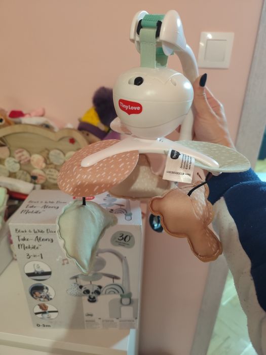 Музикална въртележка за легло