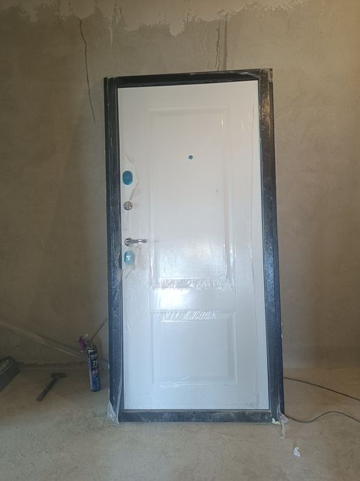 Продам металлический дверь