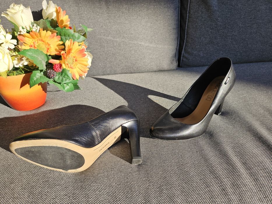 Pantofi cu toc, piele naturala, numarul 38, negru