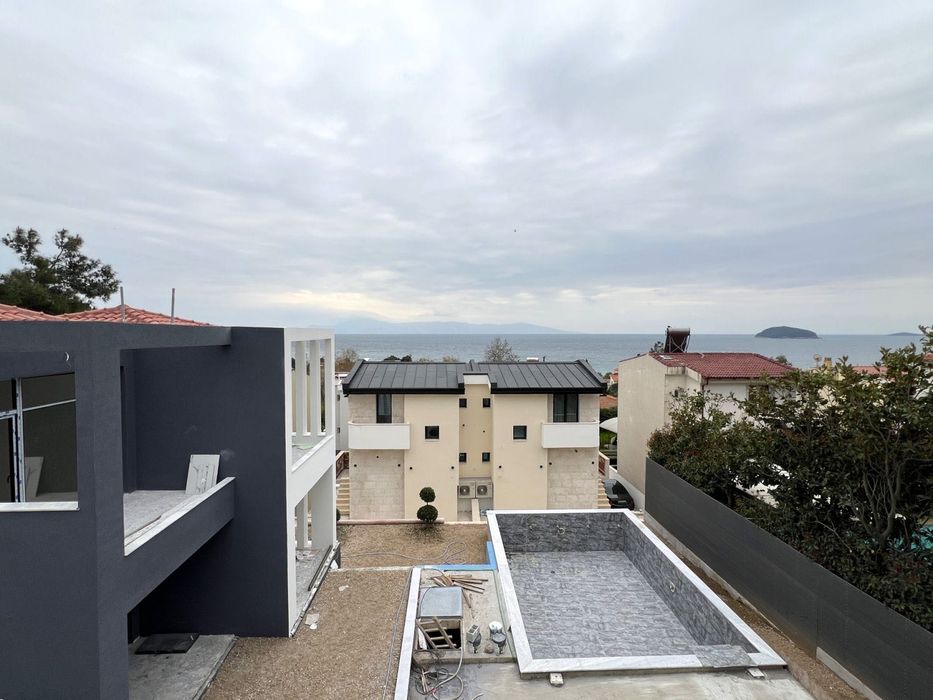 Луксозен мезонет с морска гледка за продажба в Палио, Гърция